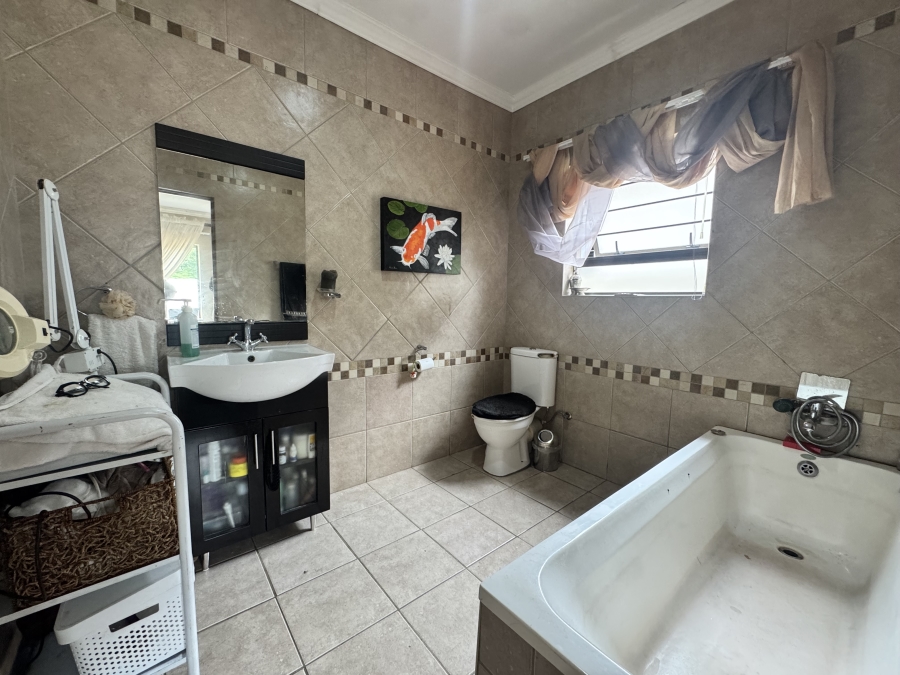 3 Bedroom Property for Sale in Wilkoppies North West